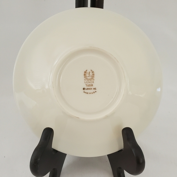 RARE and Discontinued Lenox Tudor Saucer - Picture 2 of 4
